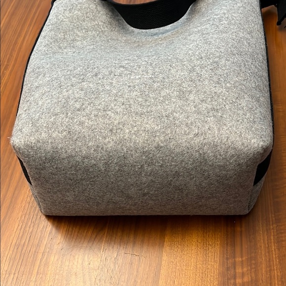 Graf Lantz Gray Wool Shoulder Bag - Picture 4 of 12